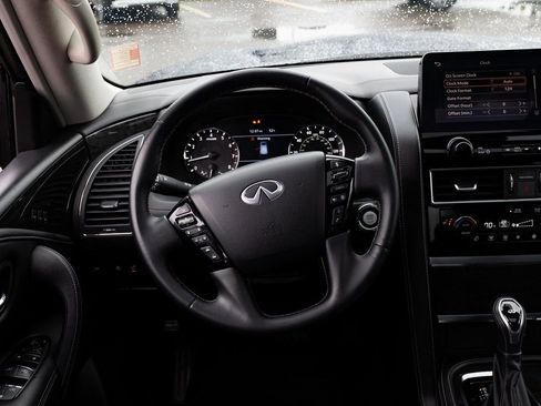 Used 2024 INFINITI QX80 Luxe AWD/4WD image 11