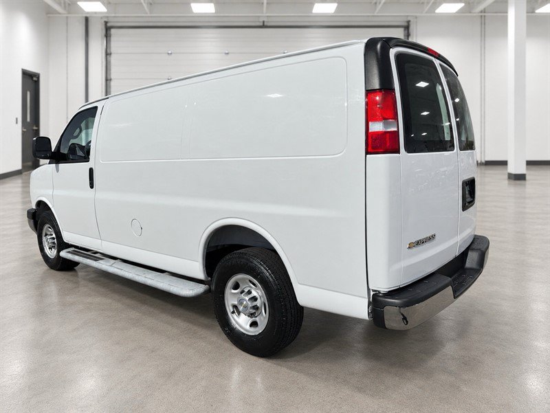 Used 2025 Chevrolet Express 2500 w/ Driver Convenience Package RWD image 5