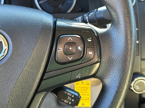 Used 2017 Toyota Camry SE image 26