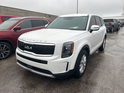 Used 2022 Kia Telluride LX image 3