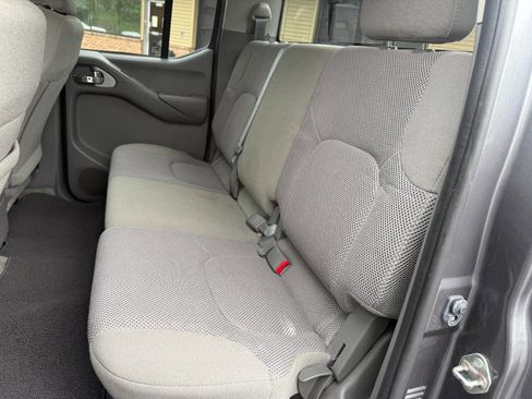 Used 2018 Nissan Frontier SV AWD/4WD image 24