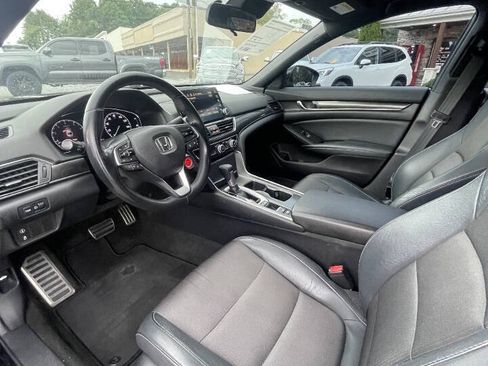 Used 2018 Honda Accord Sport image 12