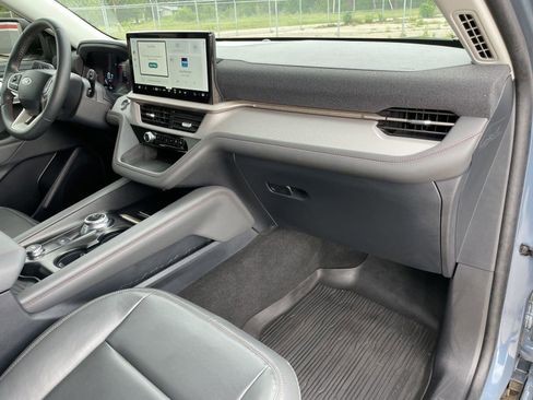 Used 2025 Ford Explorer Active w/ Active Comfort Package AWD/4WD image 45