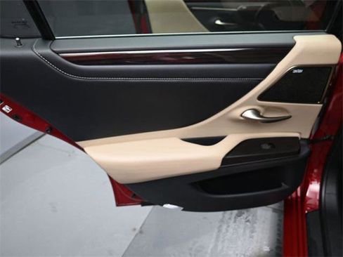 Used 2019 Lexus ES 350 w/ Luxury Package image 31