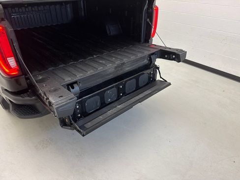 Used 2024 GMC Sierra 1500 Denali w/ Technology Package AWD/4WD image 7