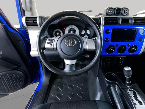 Used 2007 Toyota FJ Cruiser 2WD image 5
