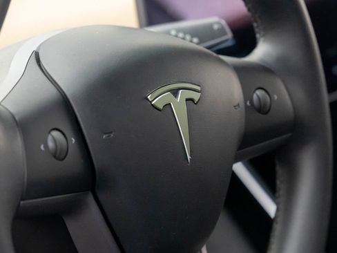 Used 2020 Tesla Model 3 Performance image 18