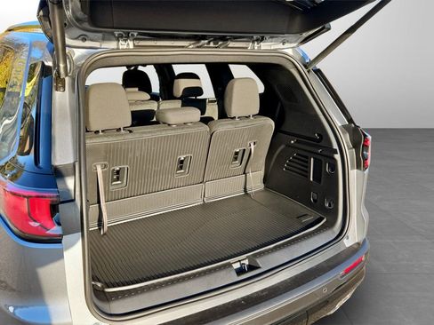 New 2026 GMC Acadia Elevation w/ Black Edition FWD image 34