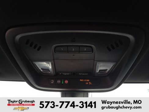 Used 2023 Chevrolet Traverse LT AWD/4WD image 24