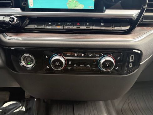 Used 2023 GMC Sierra 1500 SLT AWD/4WD image 33