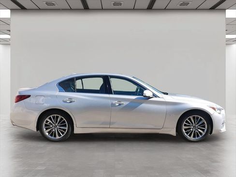 Used 2018 INFINITI Q50 Luxe w/ Sensory Package (Luxe) AWD/4WD image 6