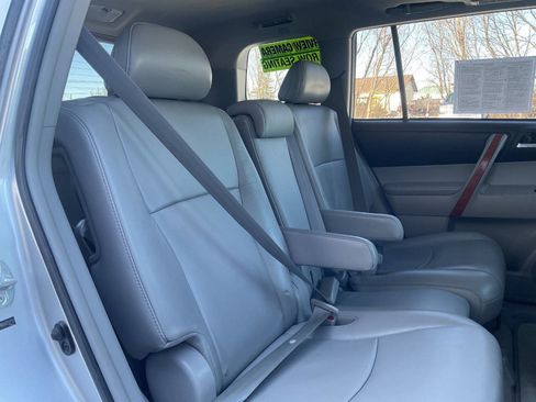 Used 2010 Toyota Highlander Limited image 35