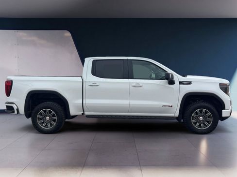 Used 2024 GMC Sierra 1500 AT4 w/ Technology Package AWD/4WD image 6