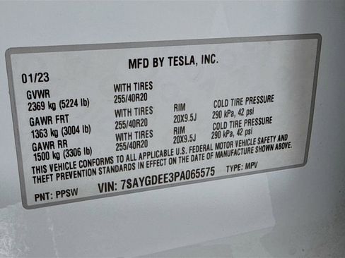 Used 2023 Tesla Model Y Long Range AWD/4WD image 12