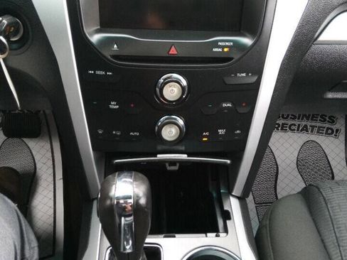 Used 2015 Ford Explorer XLT w/ Equipment Group 201A image 8