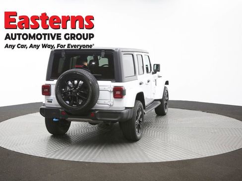 Used 2023 Jeep Wrangler Unlimited Sahara AWD/4WD image 43