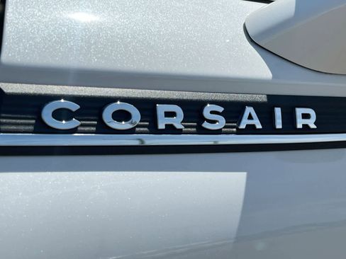 Used 2021 Lincoln Corsair AWD w/ Premium Package image 13