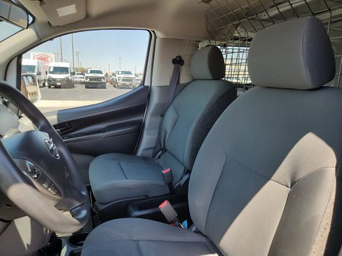 Used 2020 Nissan NV200 SV w/ Sliding Glass Door Package image 11