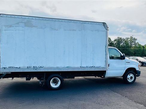 Used 2018 Ford E-350 and Econoline 350 Super Duty image 6