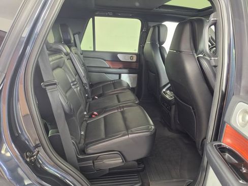 Certified 2021 Lincoln Navigator Reserve w/ Luxury Package AWD/4WD image 13