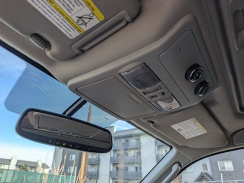 Used 2012 Nissan Pathfinder LE image 31