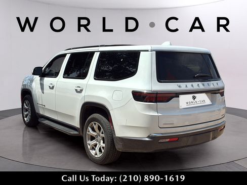 Used 2022 Jeep Wagoneer Series I w/ Premium Group I AWD/4WD image 9