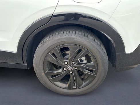 Used 2024 Buick Encore GX Sport Touring AWD/4WD image 9