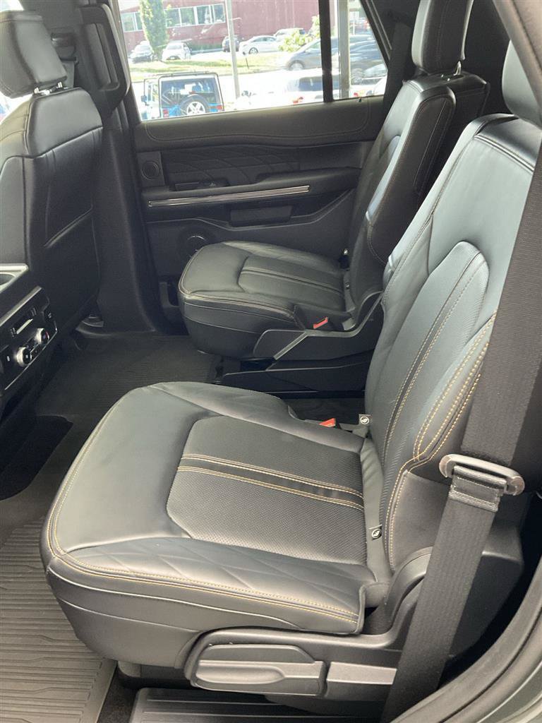 Used 2022 Ford Expedition Platinum AWD/4WD image 9