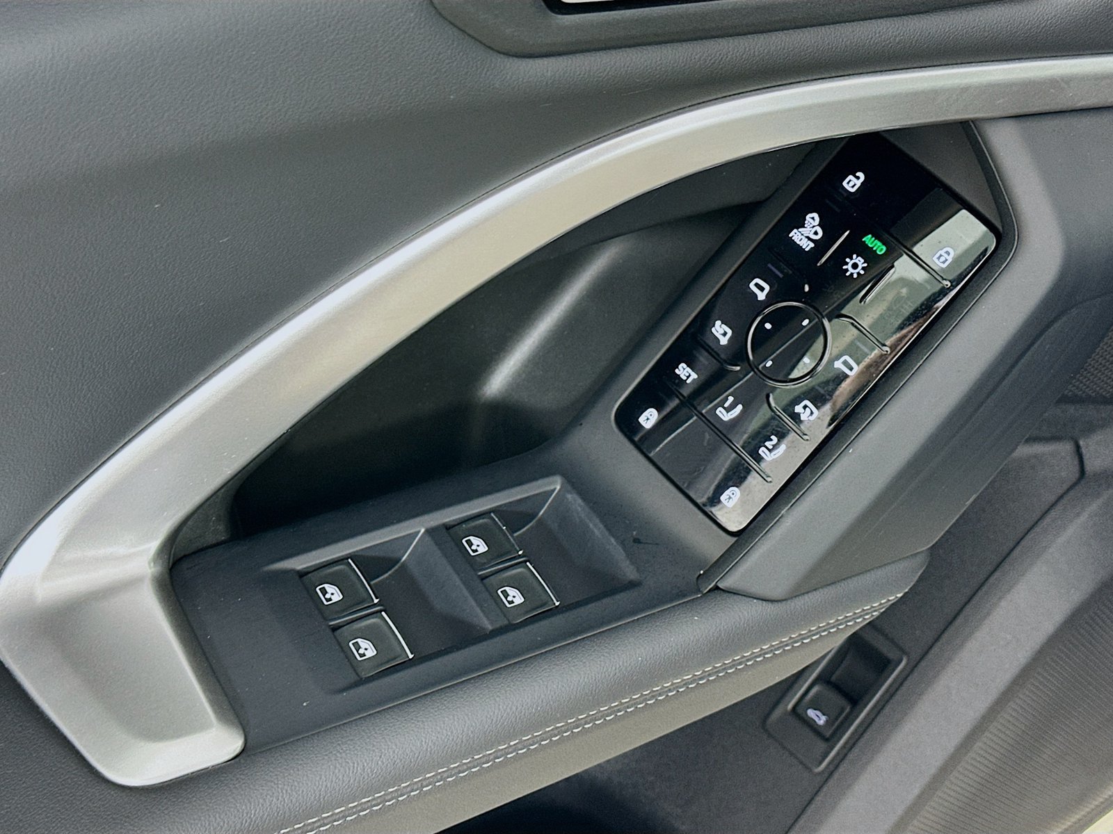 Certified 2025 Audi Q5 Prestige AWD/4WD image 17
