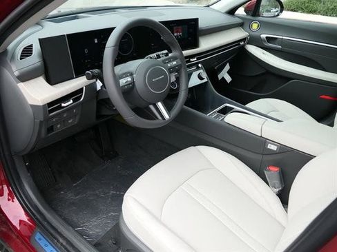 New 2025 Hyundai Sonata Limited image 11