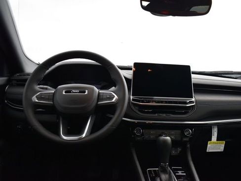 New 2026 Jeep Compass Latitude image 32