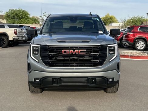 Used 2025 GMC Sierra 1500 Elevation image 3