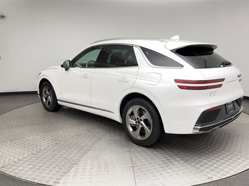 Used 2026 Genesis GV70 2.5T Advanced image 4