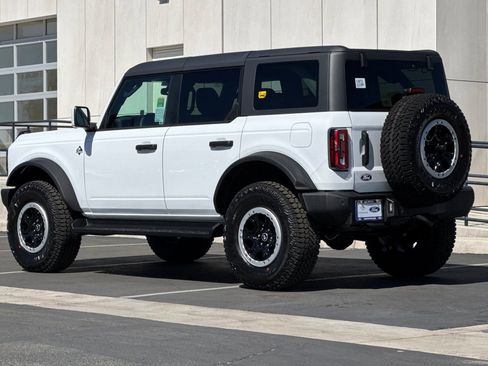 New 2026 Ford Bronco Outer Banks w/ Sasquatch Package image 5