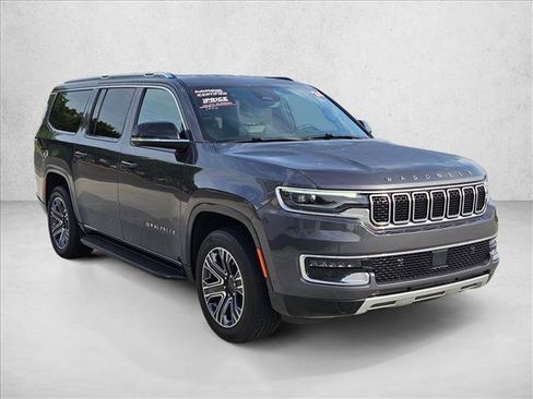 Used 2024 Jeep Wagoneer L Series II w/ Flexible Seating Group RWD image 3