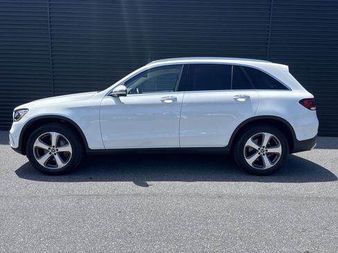 Used 2022 Mercedes-Benz GLC 300 4MATIC image 2