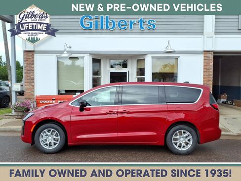 New 2027 Chrysler Pacifica Select w/ Family Tech Group FWD image 1