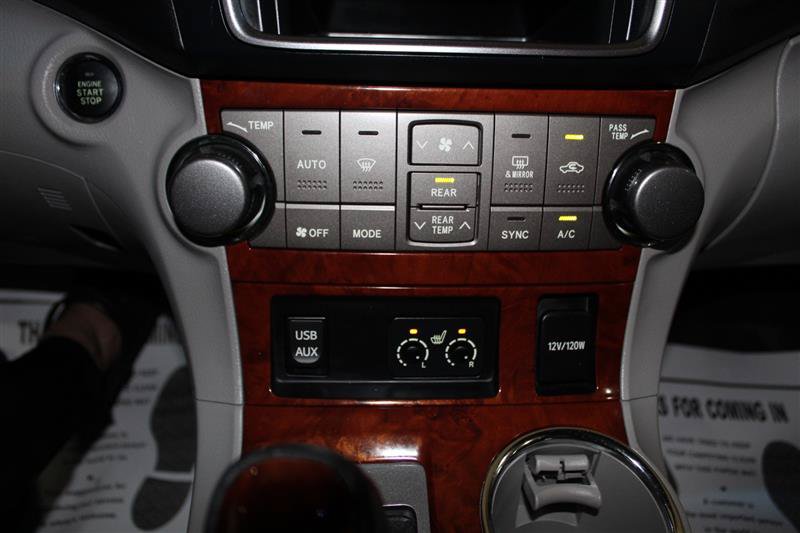 Used 2013 Toyota Highlander Limited FWD image 22