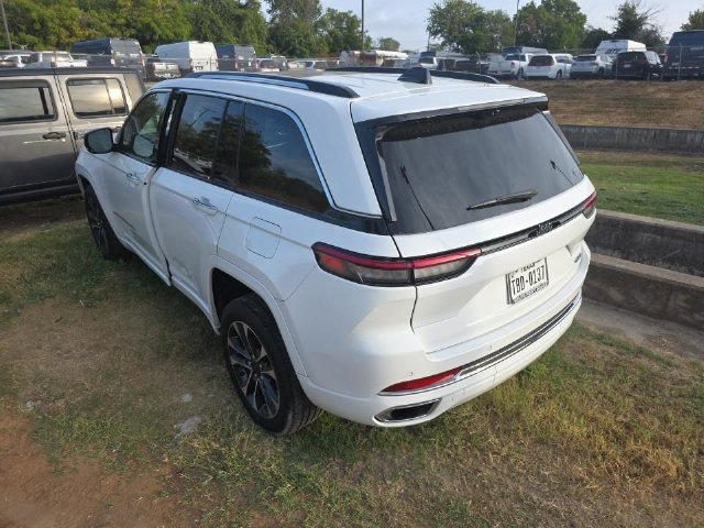 Used 2023 Jeep Grand Cherokee Overland w/ Luxury Tech Group IV RWD image 4