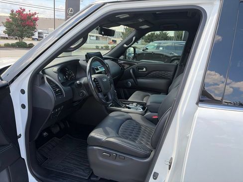 Used 2023 INFINITI QX80 Sensory w/ All-Season Package AWD/4WD image 7