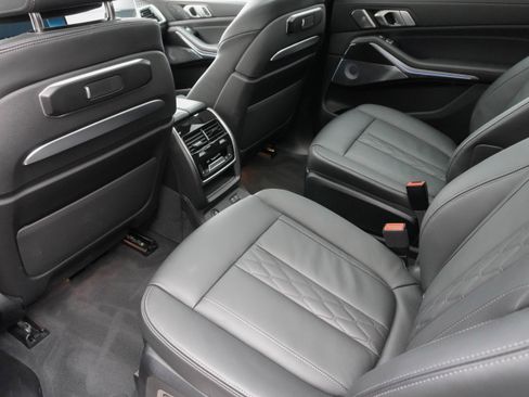 Certified 2025 BMW X7 M60i image 29