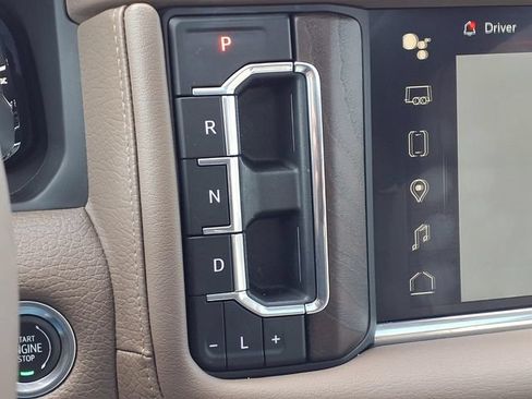 Used 2023 GMC Yukon Denali w/ Denali Reserve Package AWD/4WD image 12