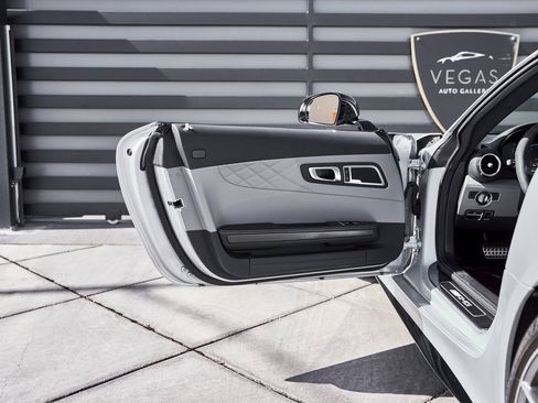 Used 2020 Mercedes-Benz AMG GT R image 40