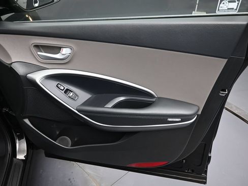 Used 2018 Hyundai Santa Fe Sport FWD image 29