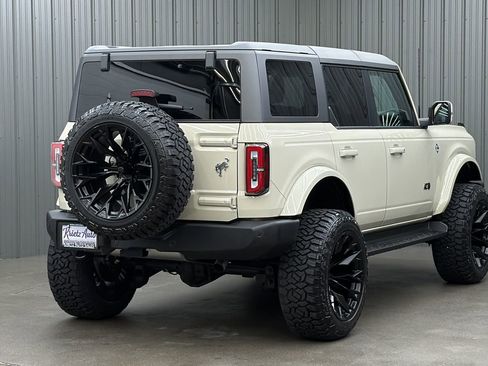 Used 2025 Ford Bronco Outer Banks image 5