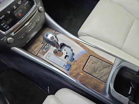 Used 2013 Lexus IS 250C image 24
