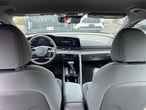 Used 2023 Hyundai Elantra SEL w/ Convenience Package image 15
