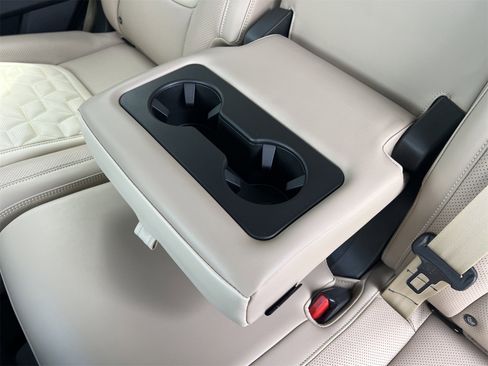 New 2025 Nissan Armada Platinum Reserve image 24