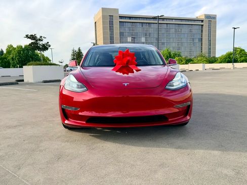 Used 2020 Tesla Model 3 Standard Range Plus RWD image 25
