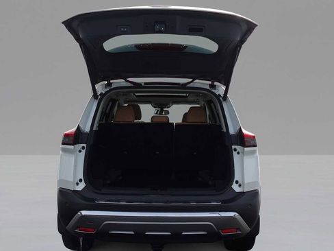 Used 2021 Nissan Rogue Platinum image 10